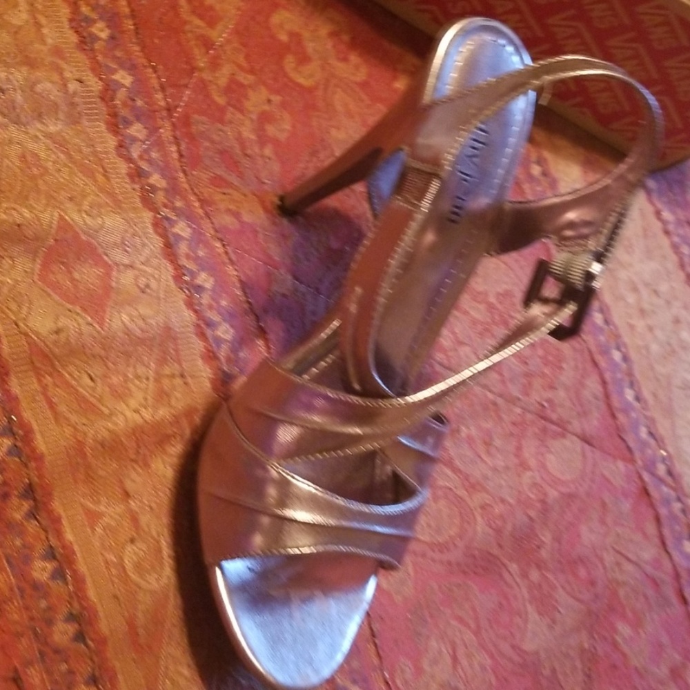 Heel with platform
